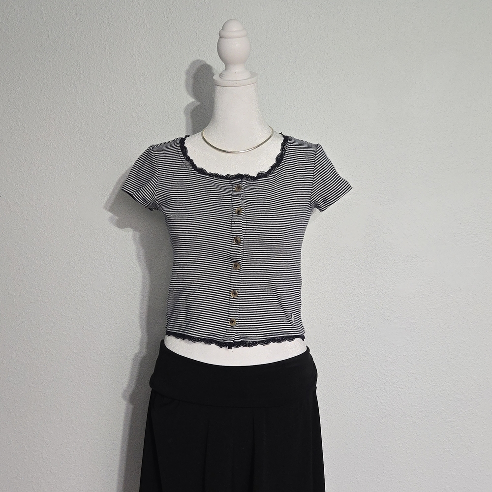 Y2K, Lace Trim, Cropped Striped Navy and White Button-Up Women's Top